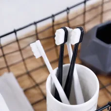 Зубная щетка Deep Nano Clean с тубусом для хранения, мягкая, с нано щетинками