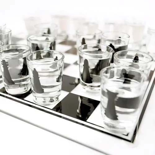Настольная игра алкогольные шахматы GB066M Glass с стеклянной доской, 35х35 см - фото 5