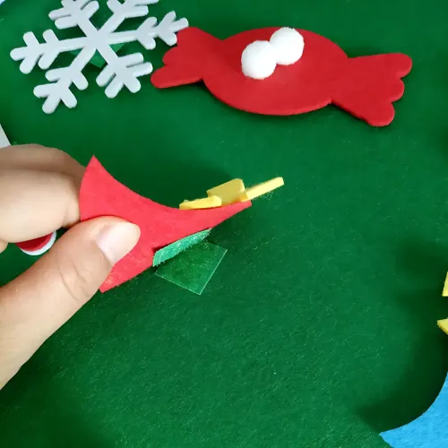 Детская елочка с игрушками Decorative Tree, декоративная настенная елка из фетра + 27 игрушек на липучке - фото 7