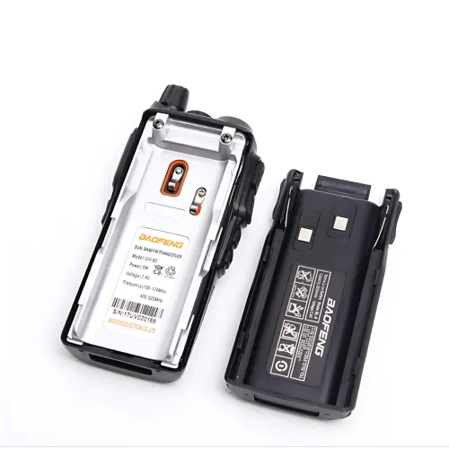 Рация Baofeng UV-9R Plus (IP67, 8 Вт, Dual Band, 2800 мАч, фонарик, FM-радио, III режима мощности) - фото 3