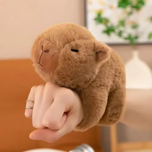 Игрушка с креплением на запястье, плюшевая капибара 21 см - фото 10